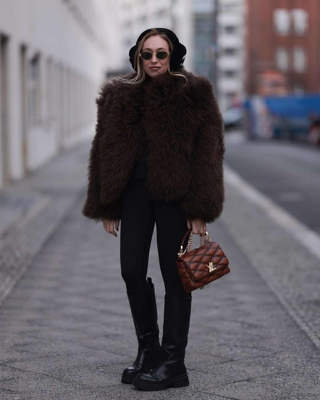 Как одеваться зимой 2026-2027: топ зимних образов на фото