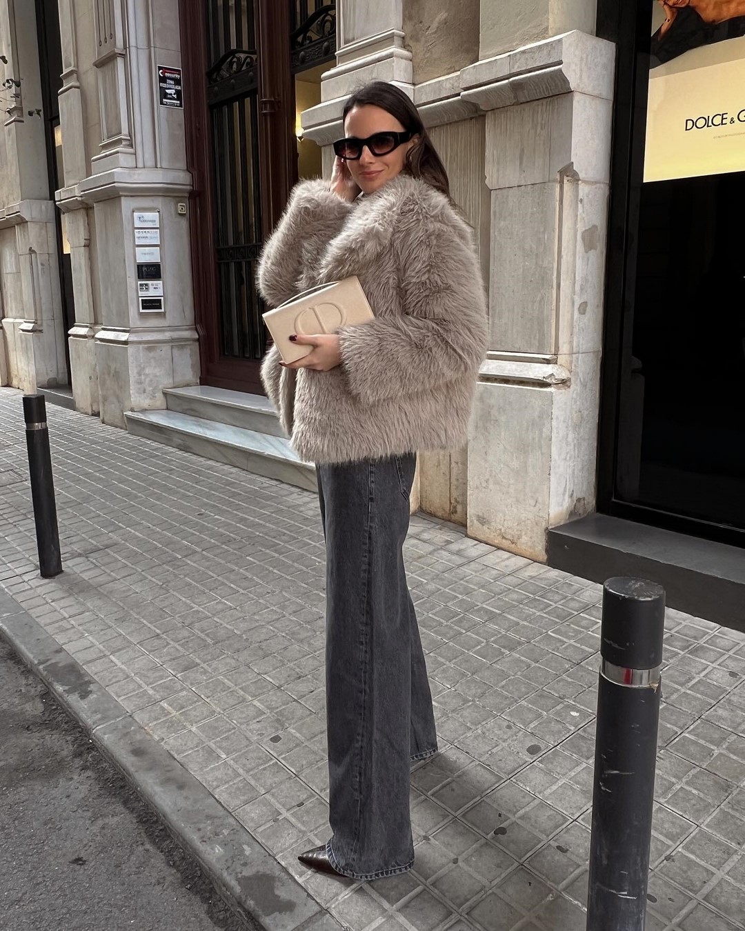 Как одеваться зимой 2026-2027: топ зимних образов на фото