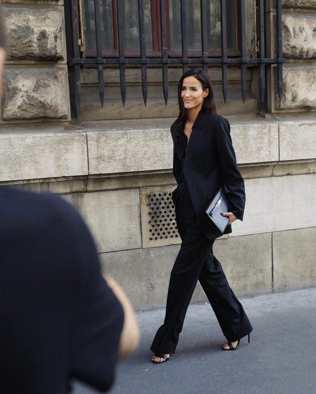 Как одеваться зимой 2026-2027: топ зимних образов на фото