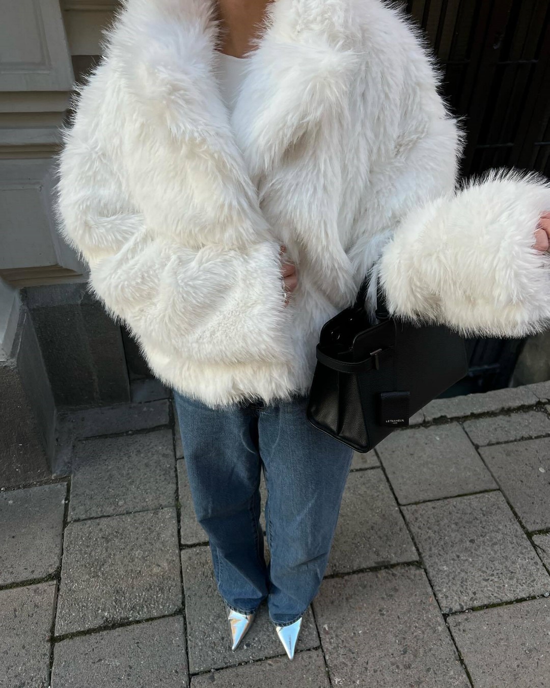 Как одеваться зимой 2026-2027: топ зимних образов на фото