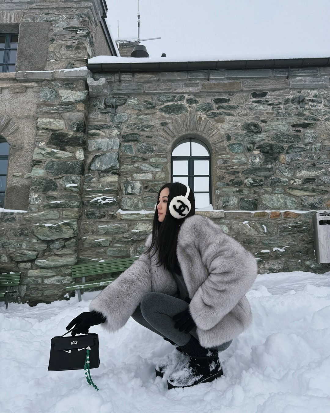 Как одеваться зимой 2026-2027: топ зимних образов на фото