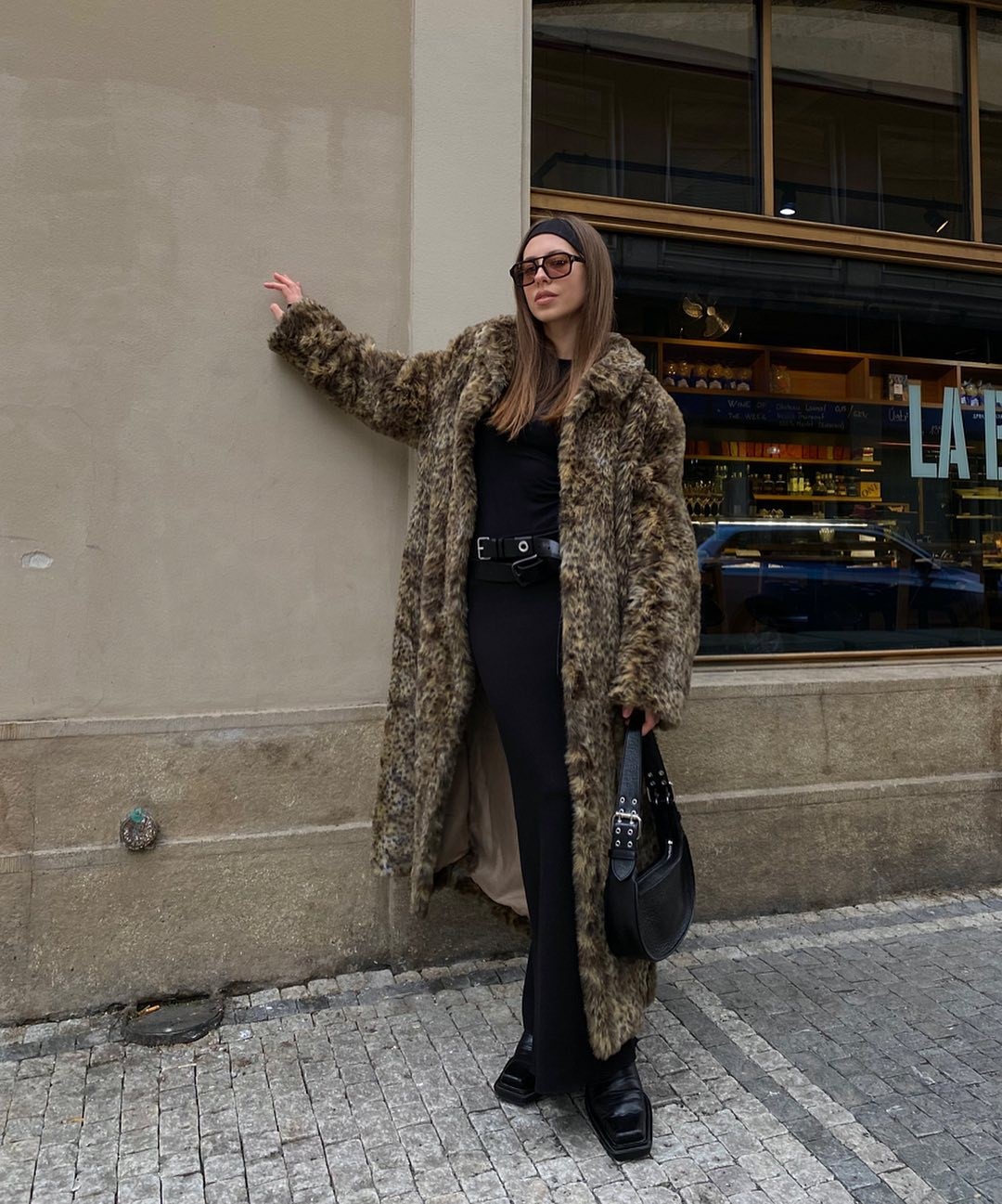 Как одеваться зимой 2026-2027: топ зимних образов на фото