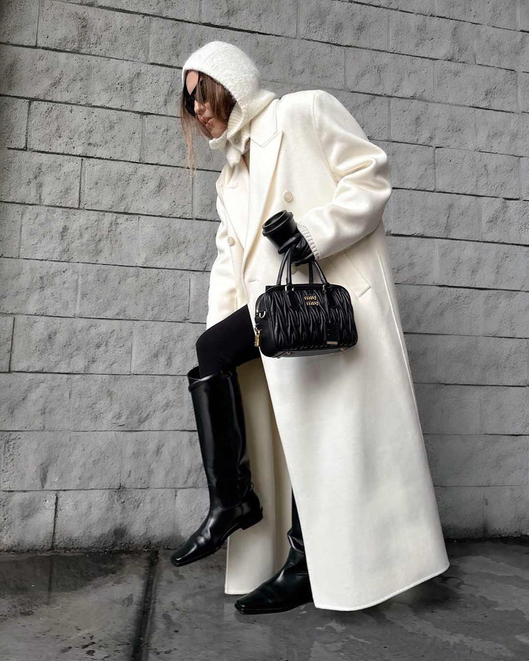 Как одеваться зимой 2026-2027: топ зимних образов на фото