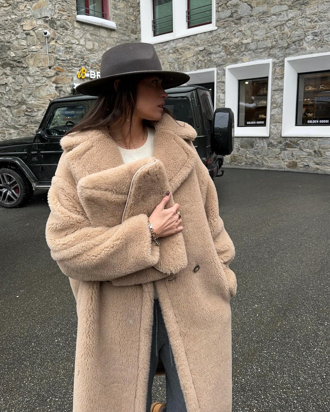 Как одеваться зимой 2026-2027: топ зимних образов на фото