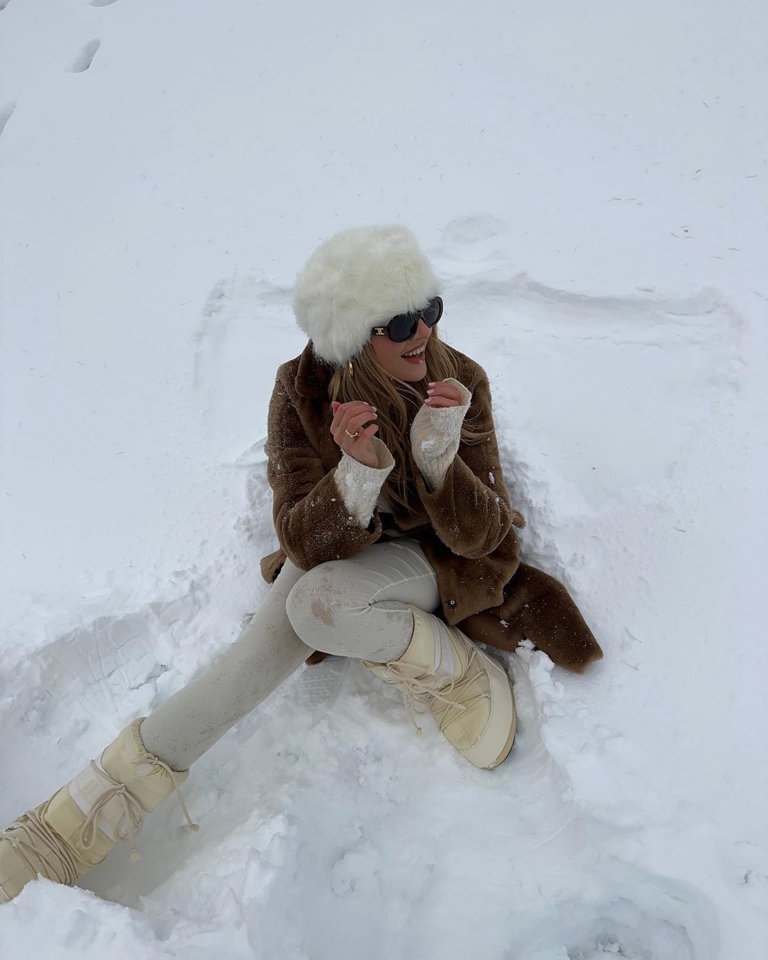 Как одеваться зимой 2026-2027: топ зимних образов на фото