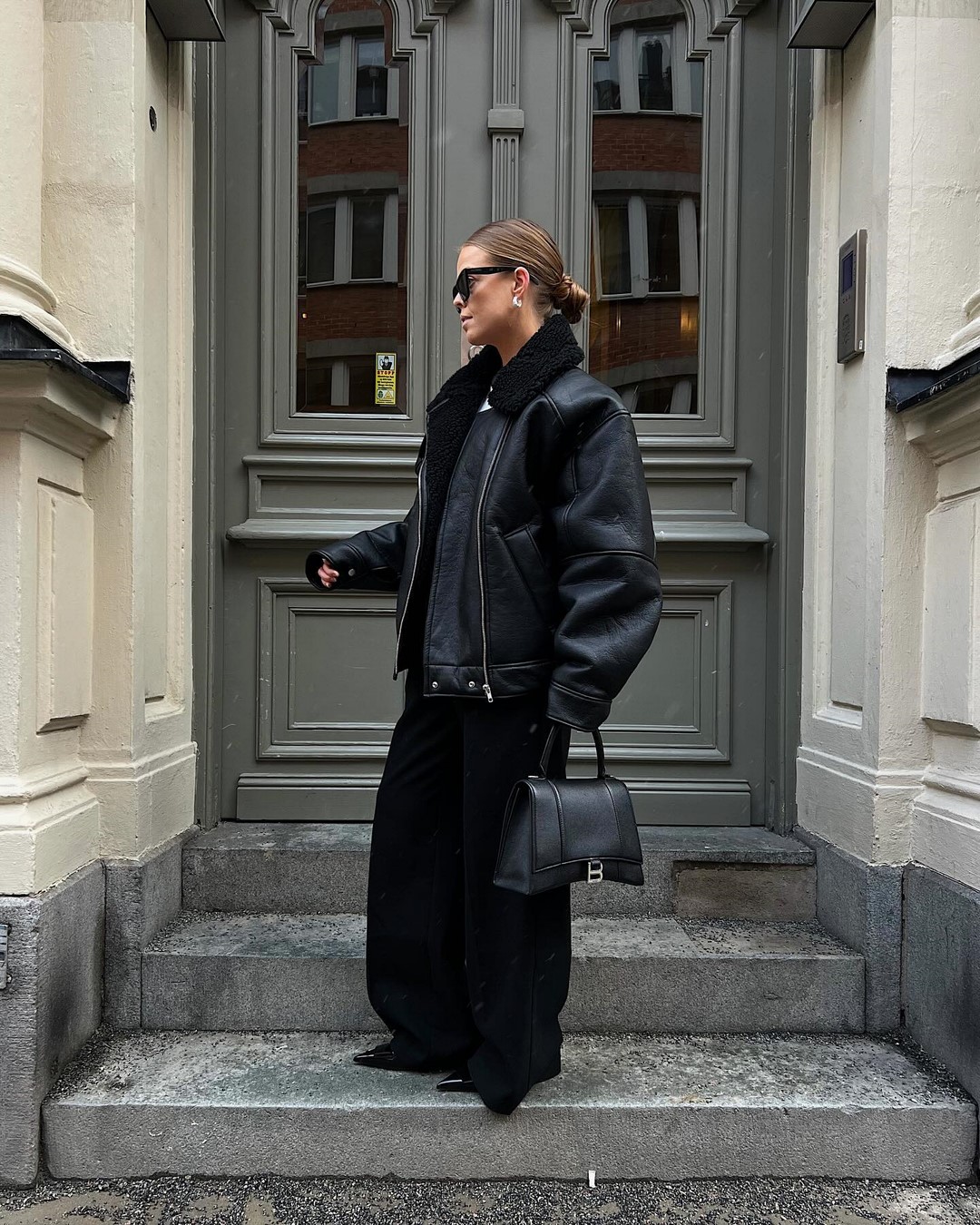 Как одеваться зимой 2026-2027: топ зимних образов на фото