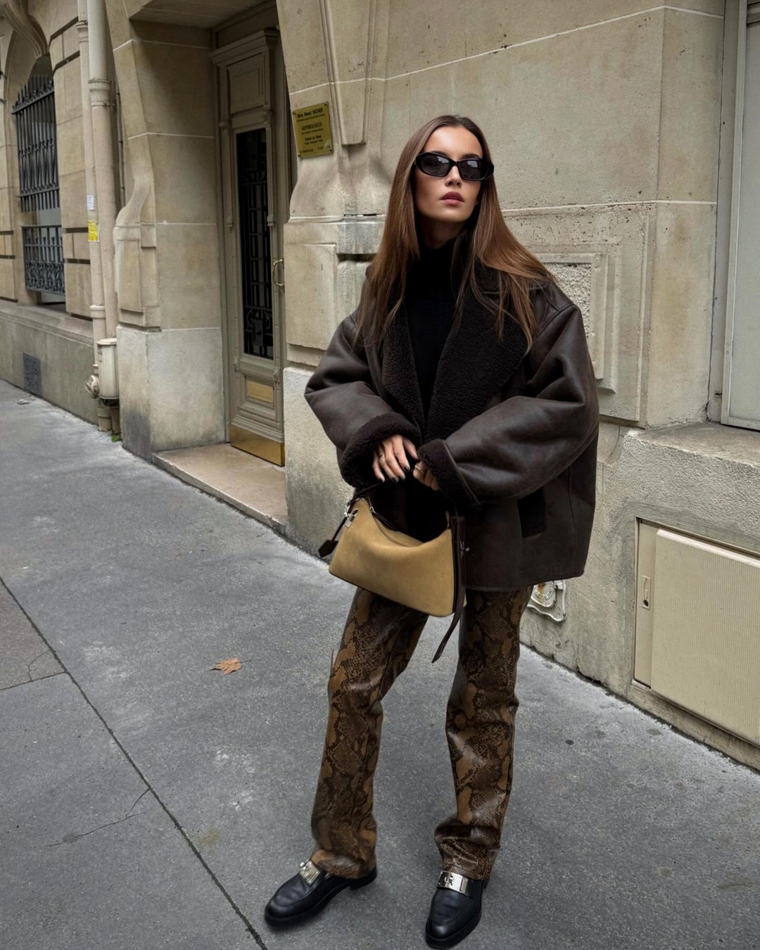 Как одеваться зимой 2026-2027: топ зимних образов на фото