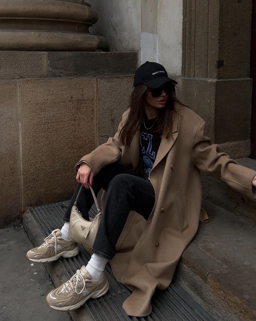 Как одеваться зимой 2026-2027: топ зимних образов на фото