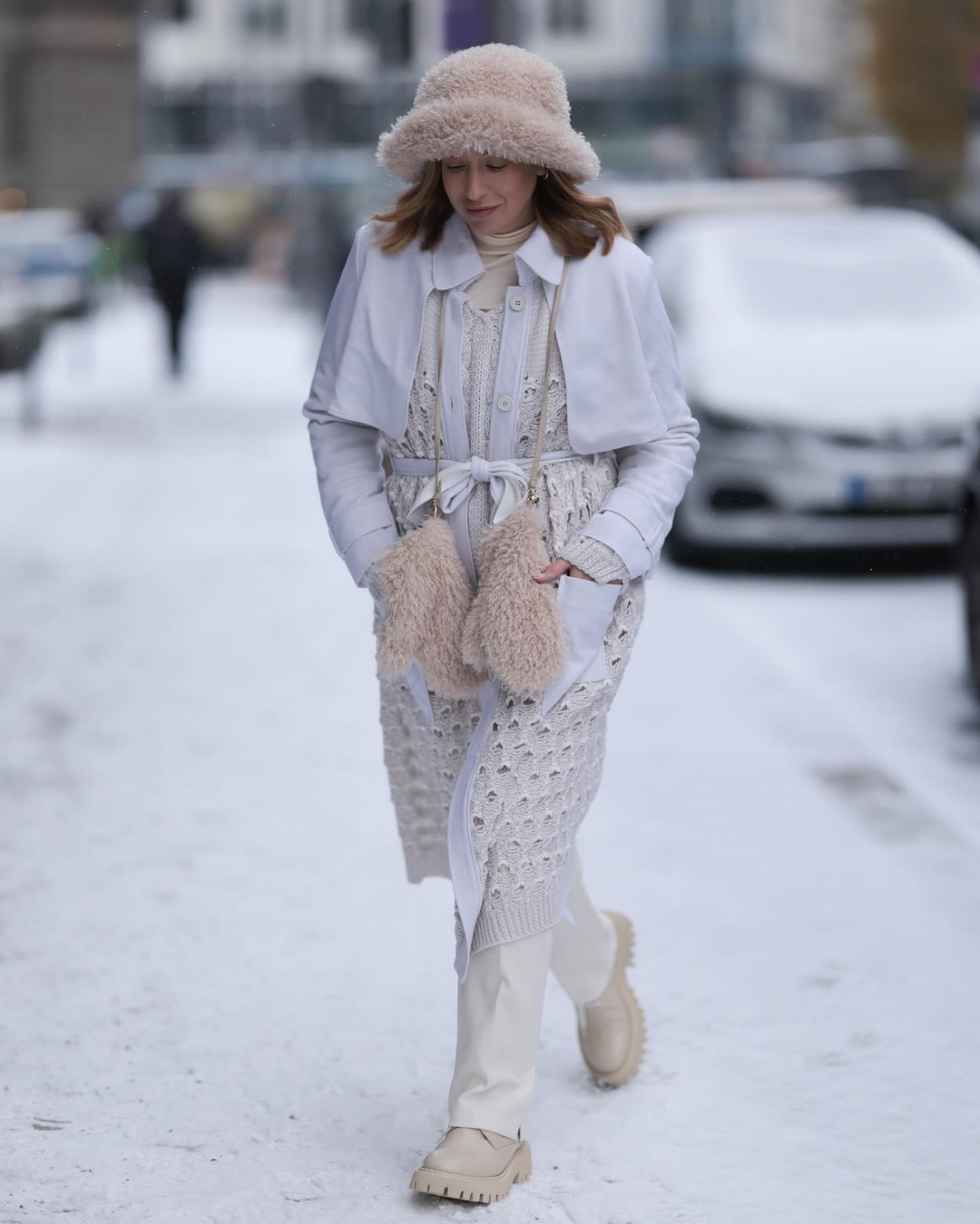 Как одеваться зимой 2026-2027: топ зимних образов на фото