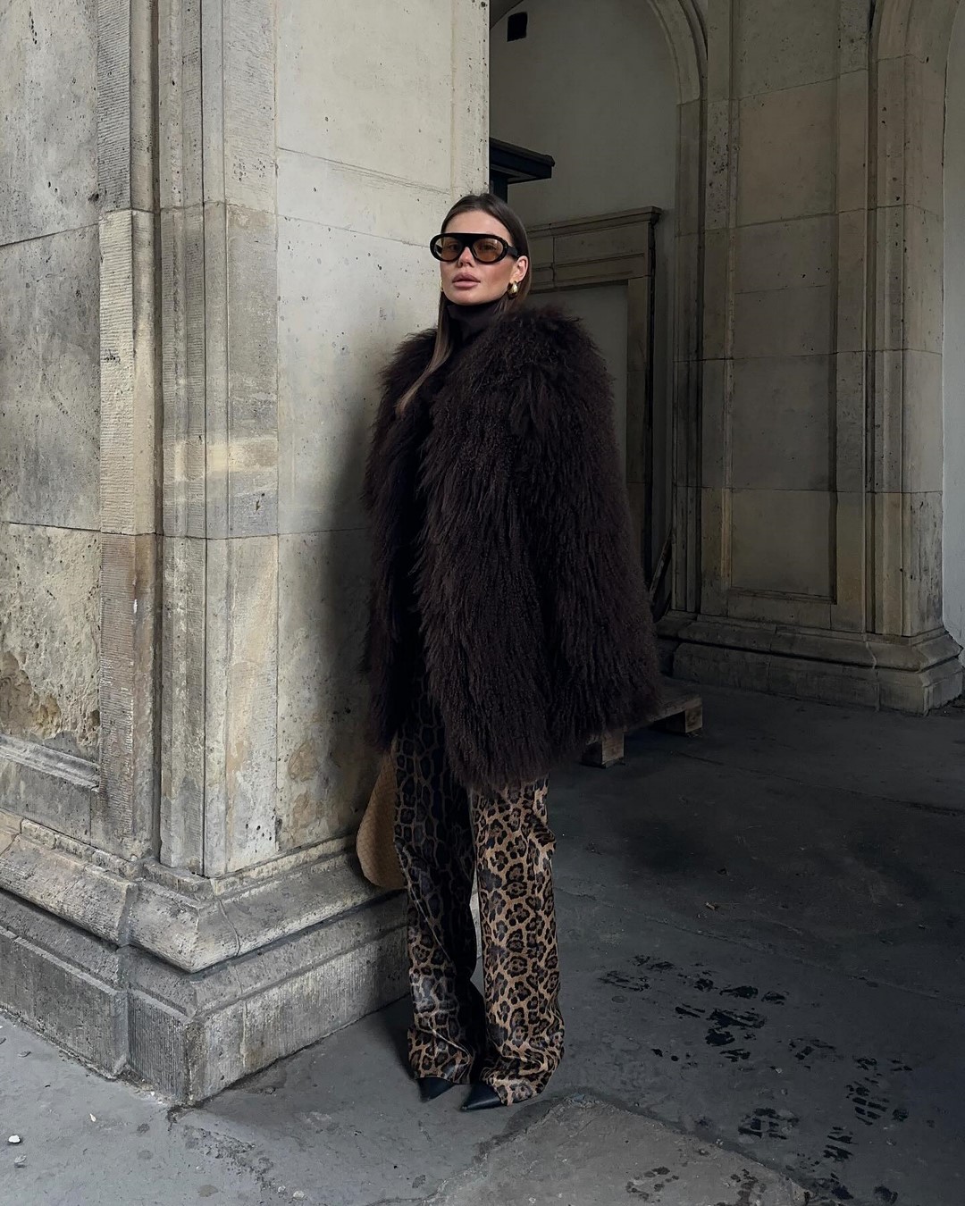 Как одеваться зимой 2026-2027: топ зимних образов на фото