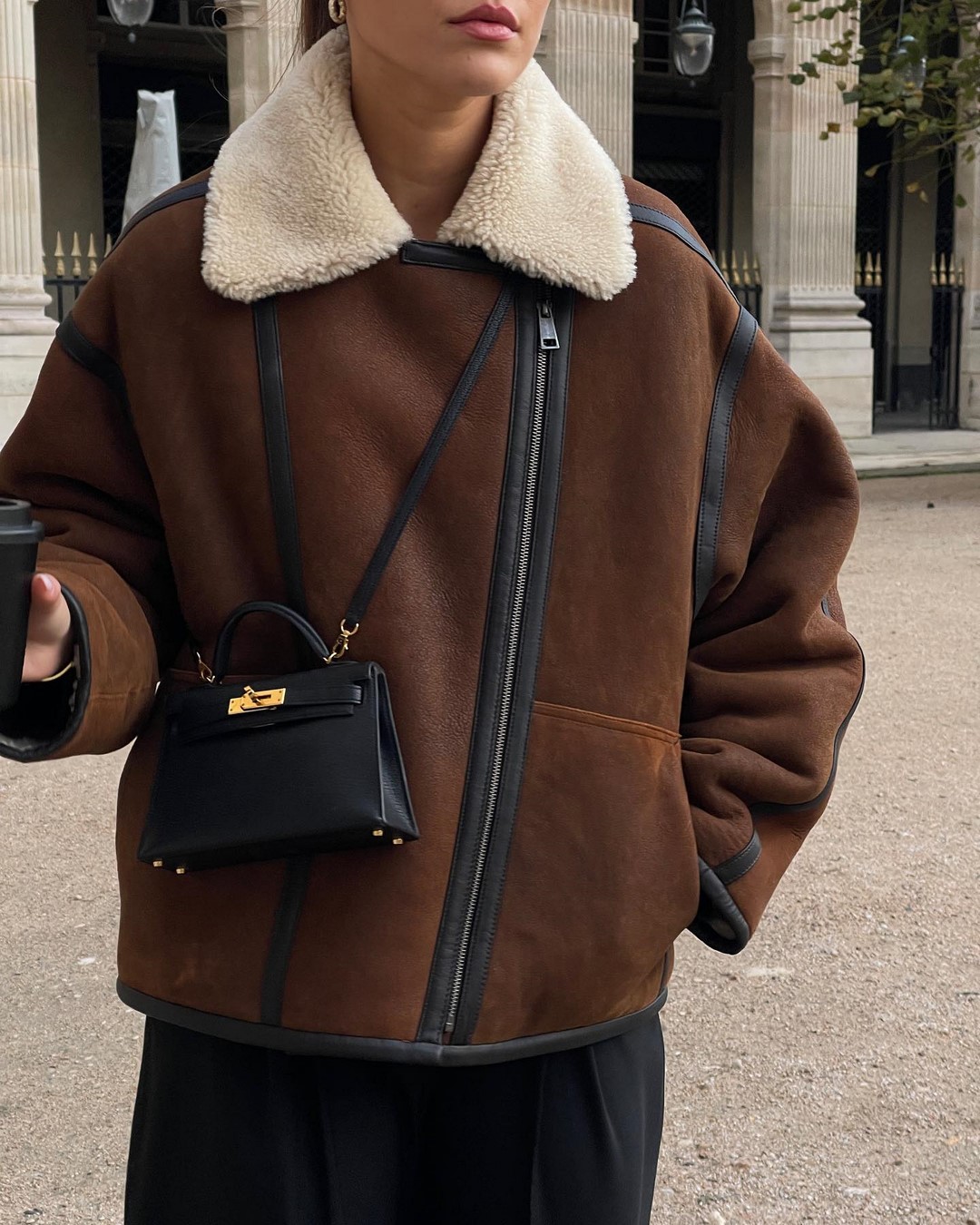 Как одеваться зимой 2026-2027: топ зимних образов на фото