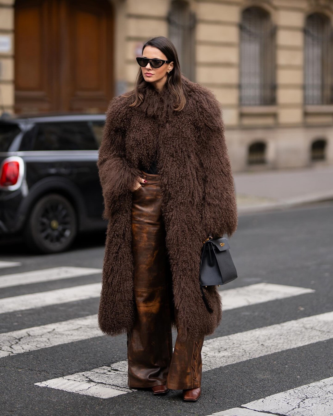 Как одеваться зимой 2026-2027: топ зимних образов на фото