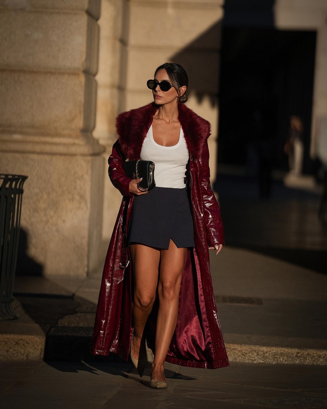 Топовый цвет бургунди 2026: оттенки бордового в модных луках с фото