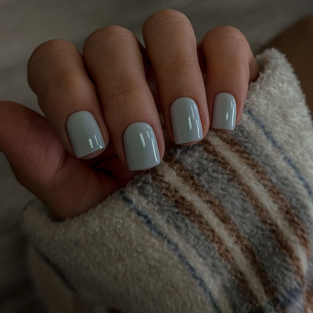 Зимний маникюр на январь 2026 – тренды на фото