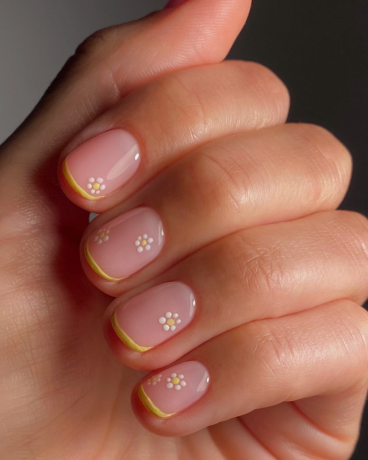 Весенний маникюр 2026: тренды мая