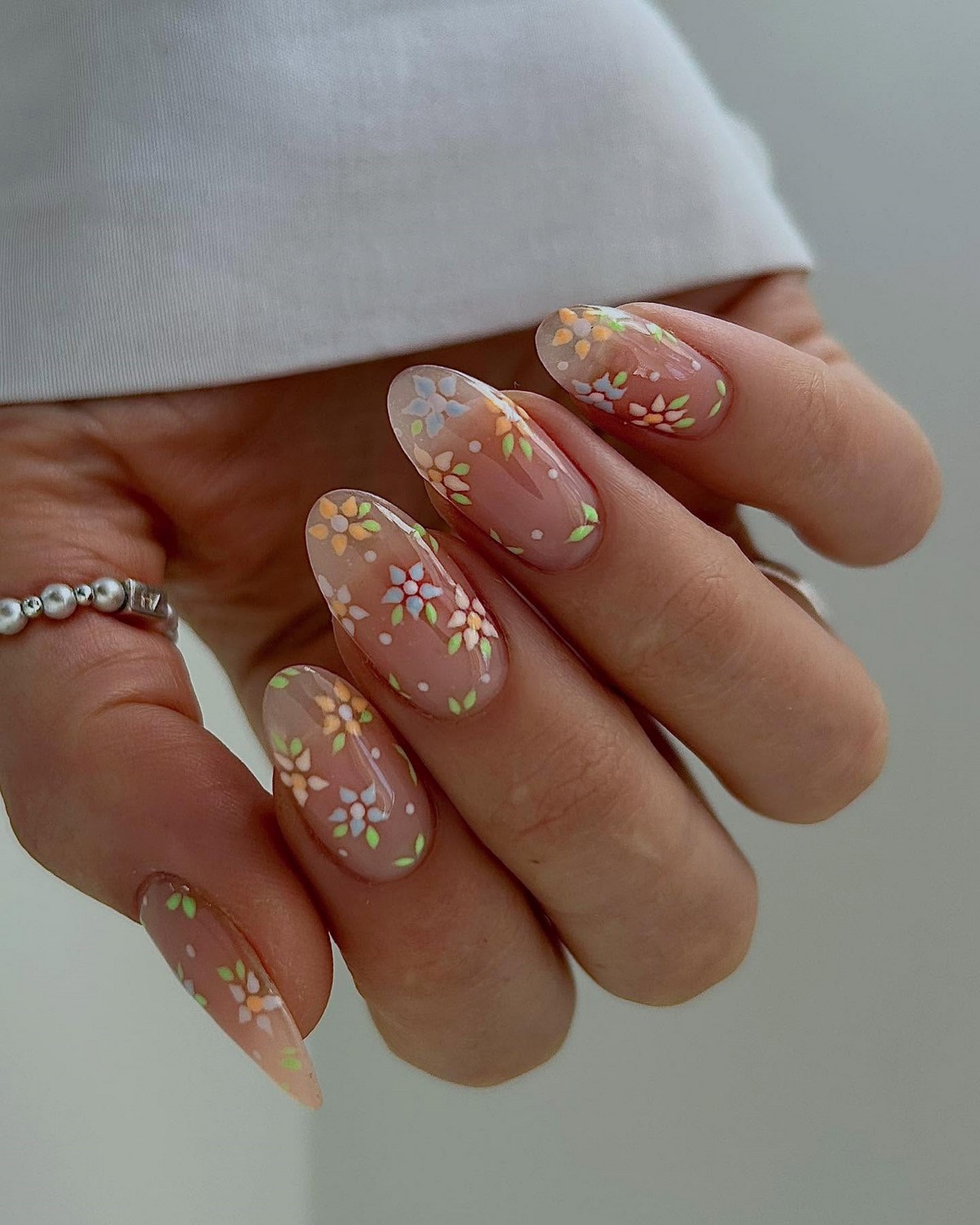 Весенний маникюр 2026: тренды мая