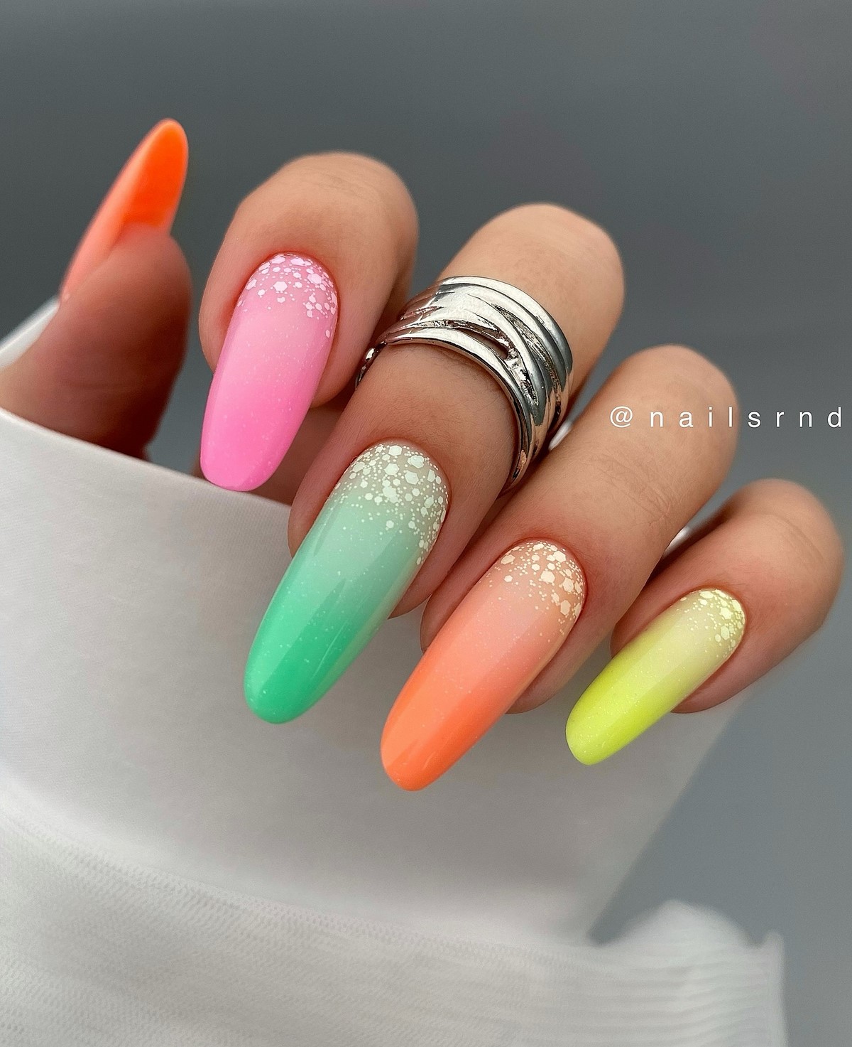 Весенний маникюр 2026: тренды мая