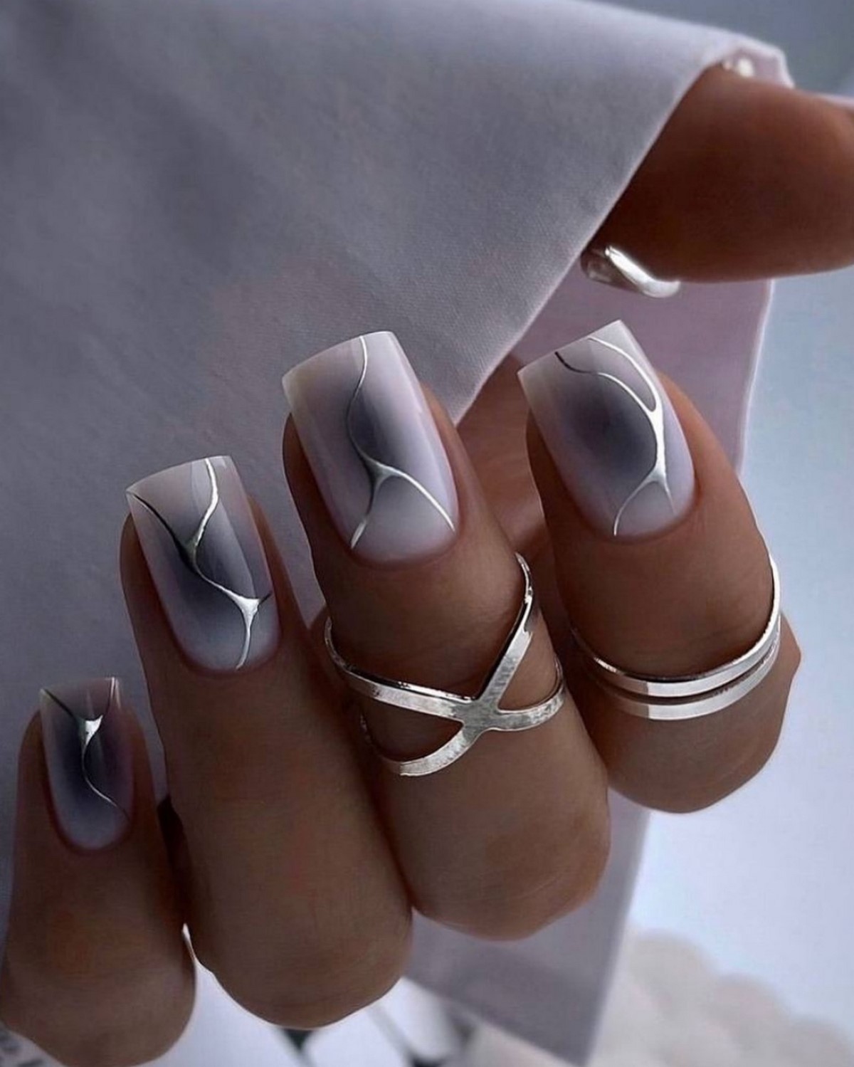 Весенний маникюр 2026: тренды мая