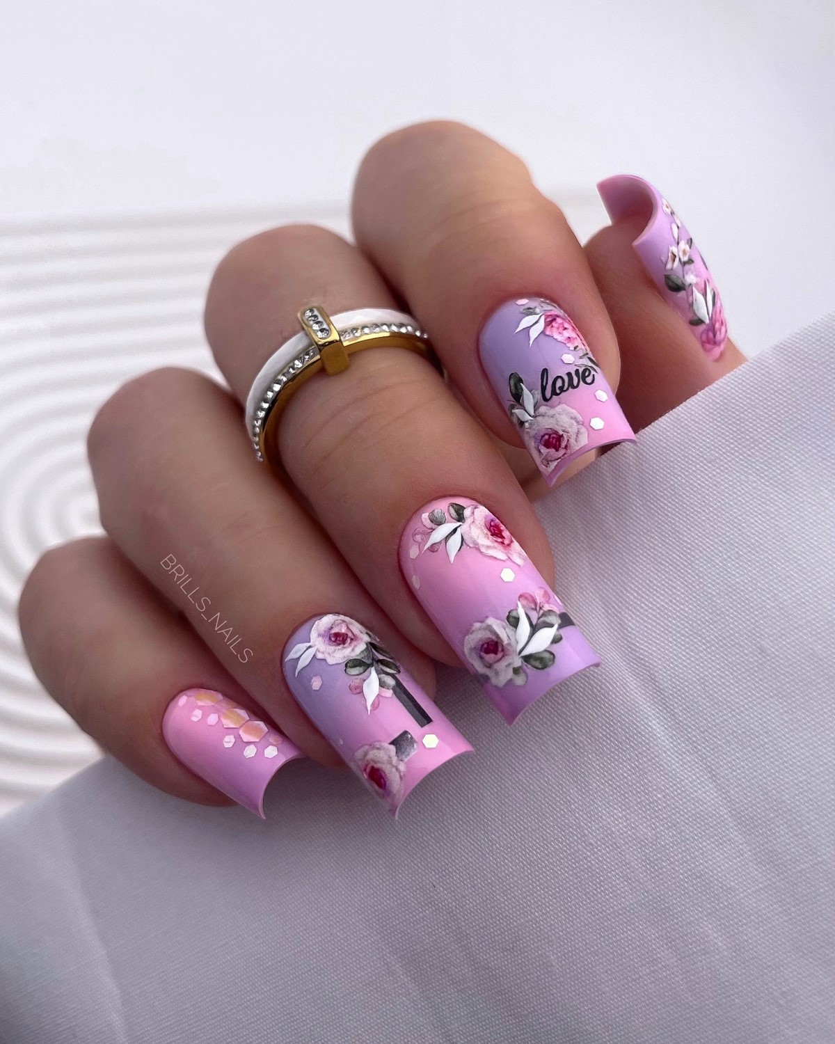 Весенний маникюр 2026: тренды мая