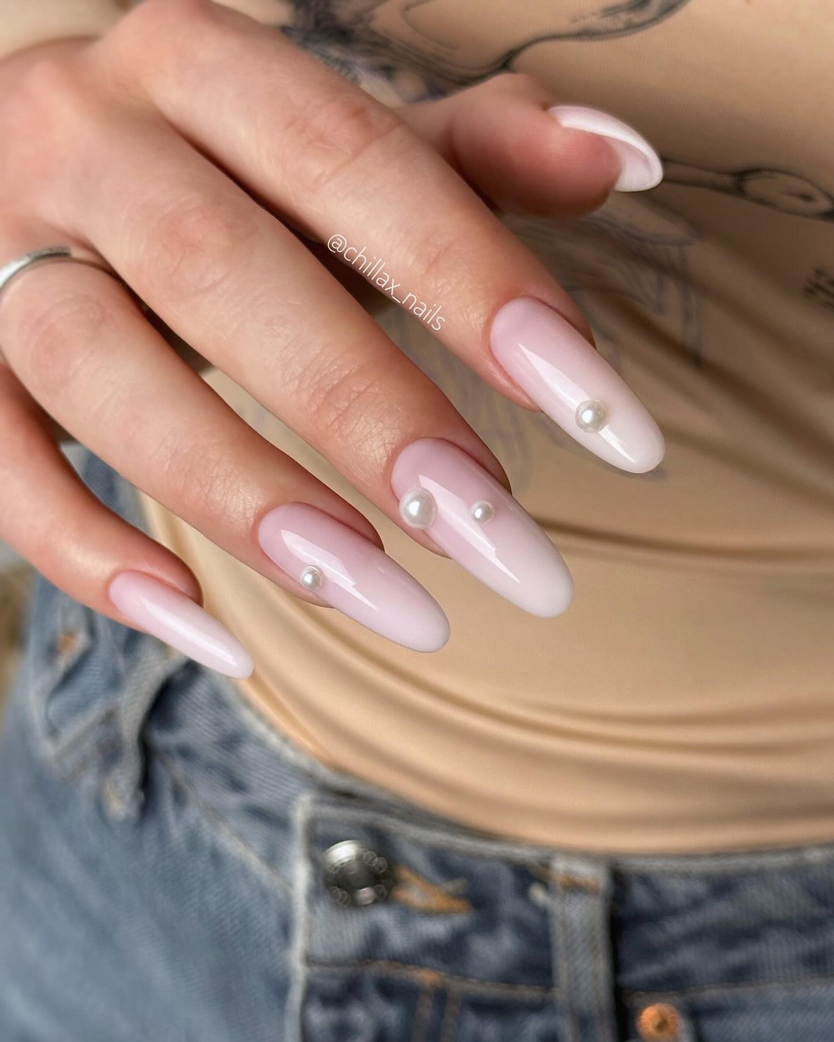 Тренды маникюра в июне 2026: модные дизайны лета