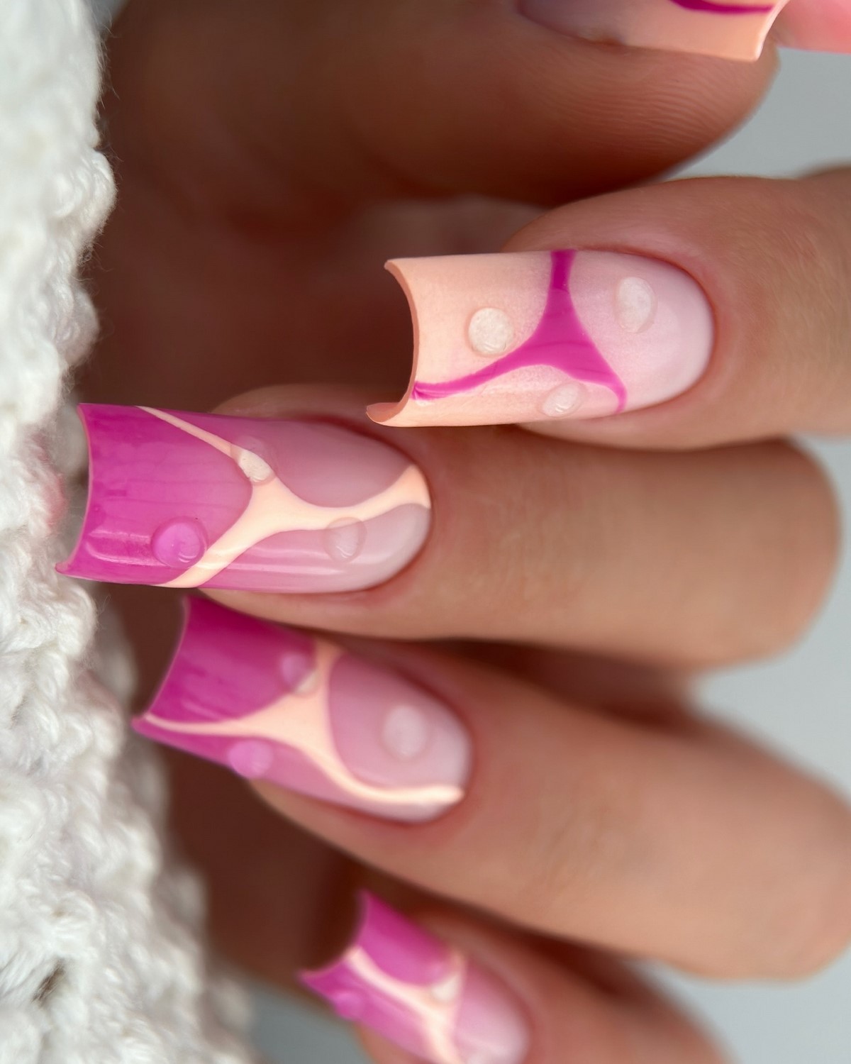 Тренды маникюра в июне 2026: модные дизайны лета