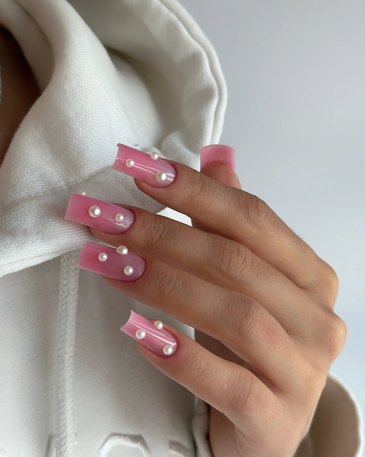 Тренды маникюра в июне 2026: модные дизайны лета