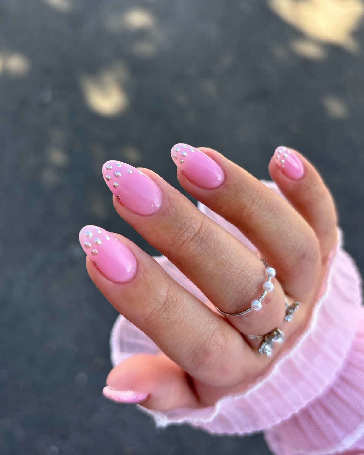 Тренды маникюра в июне 2026: модные дизайны лета