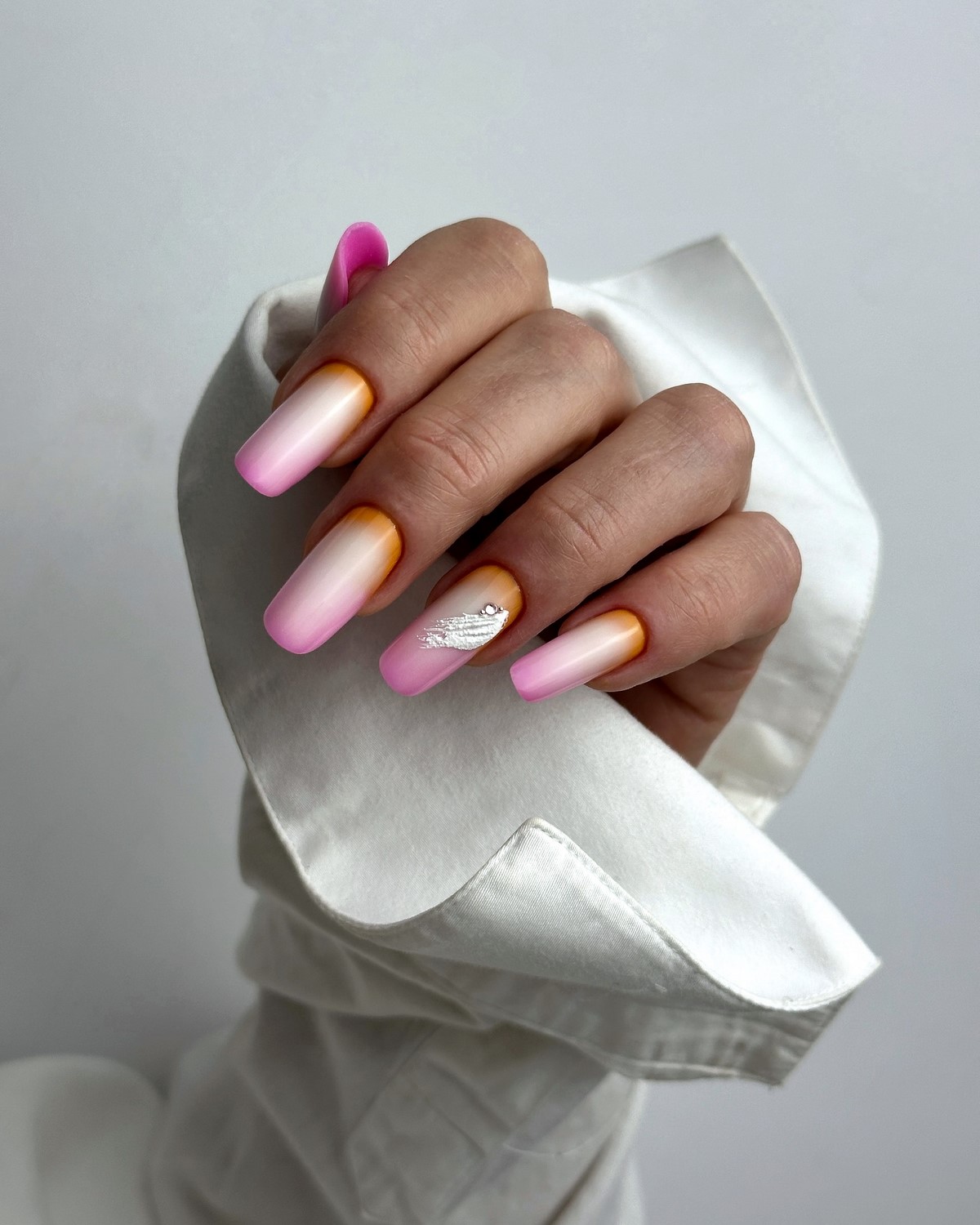 Тренды маникюра в июне 2026: модные дизайны лета