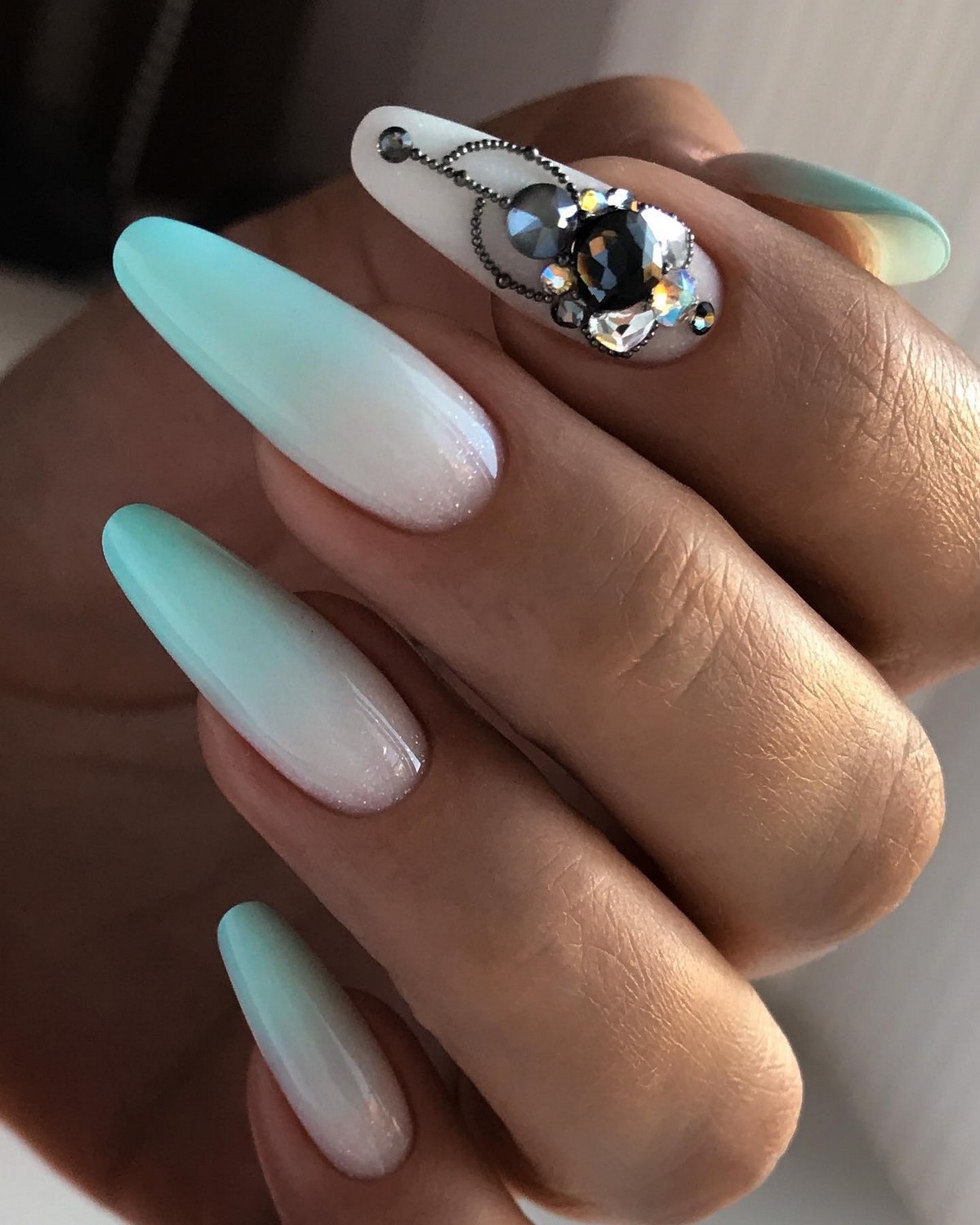 Новые тренды маникюра на лето 2026 – главные новинки сезона