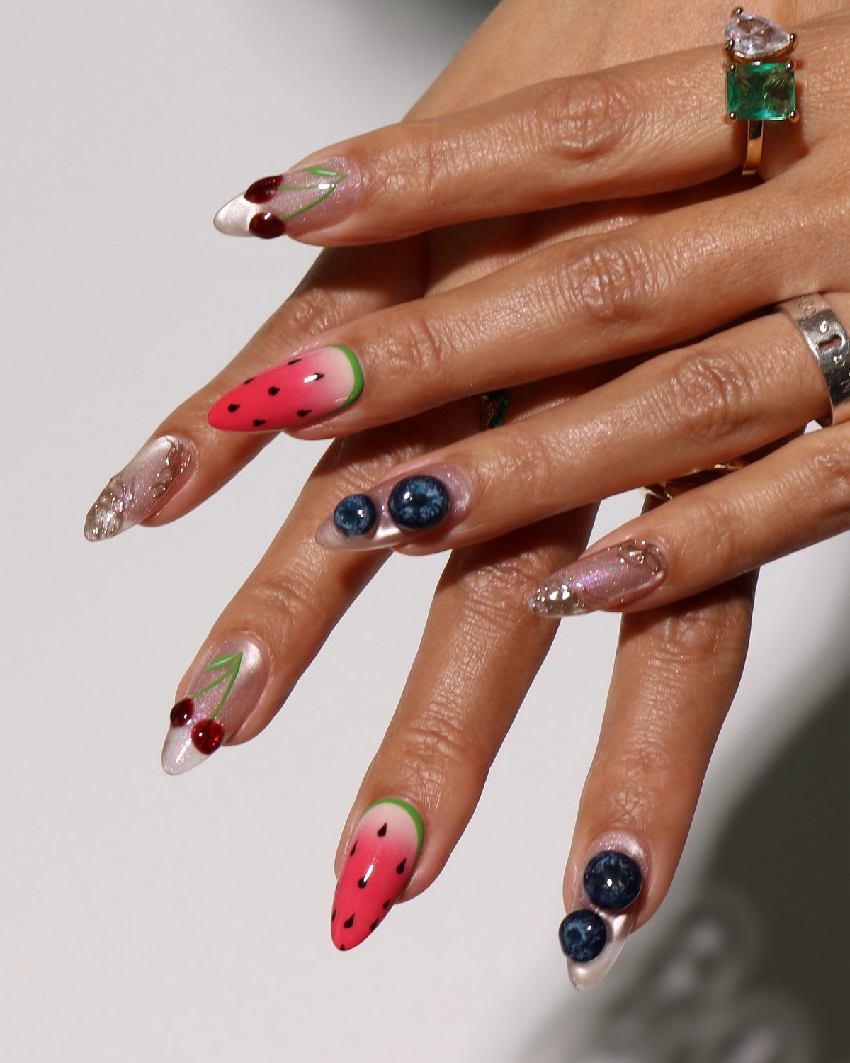 Новые тренды маникюра на лето 2026 – главные новинки сезона