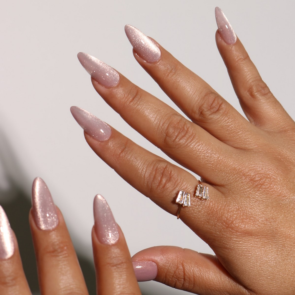 Тренды маникюра в июне 2026: модные дизайны лета