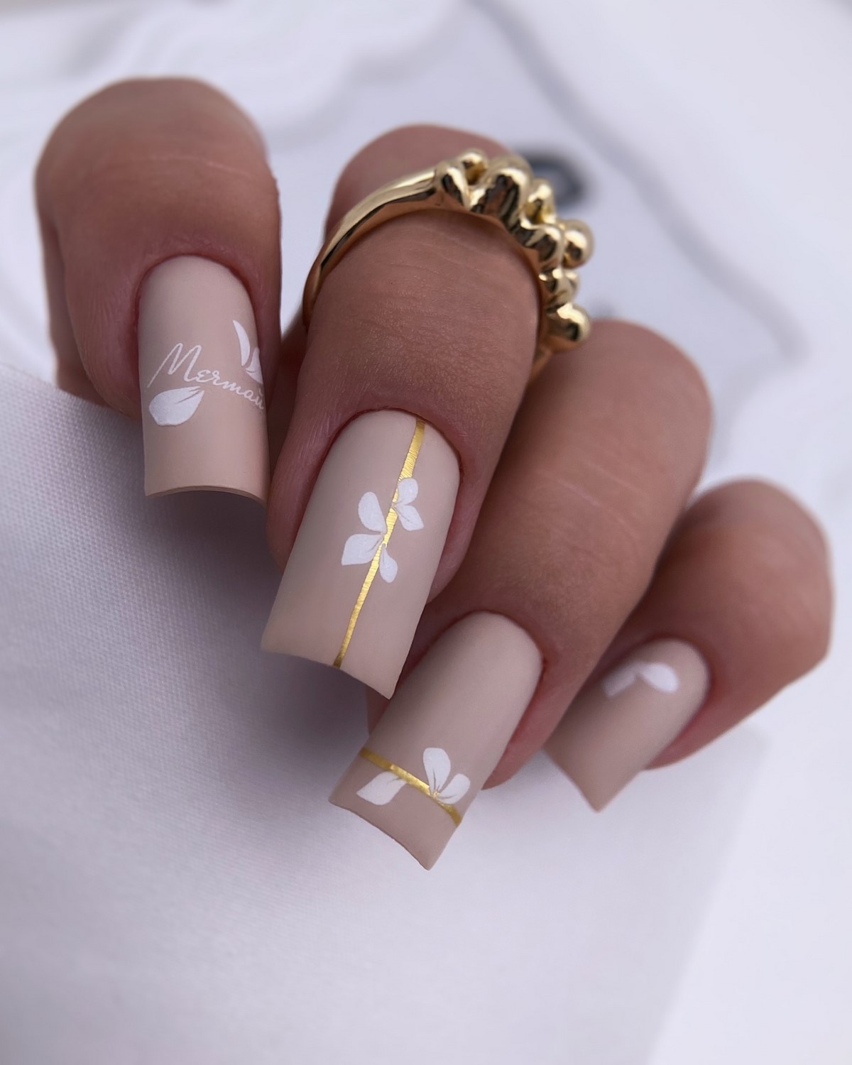 Тренды маникюра в июне 2026: модные дизайны лета