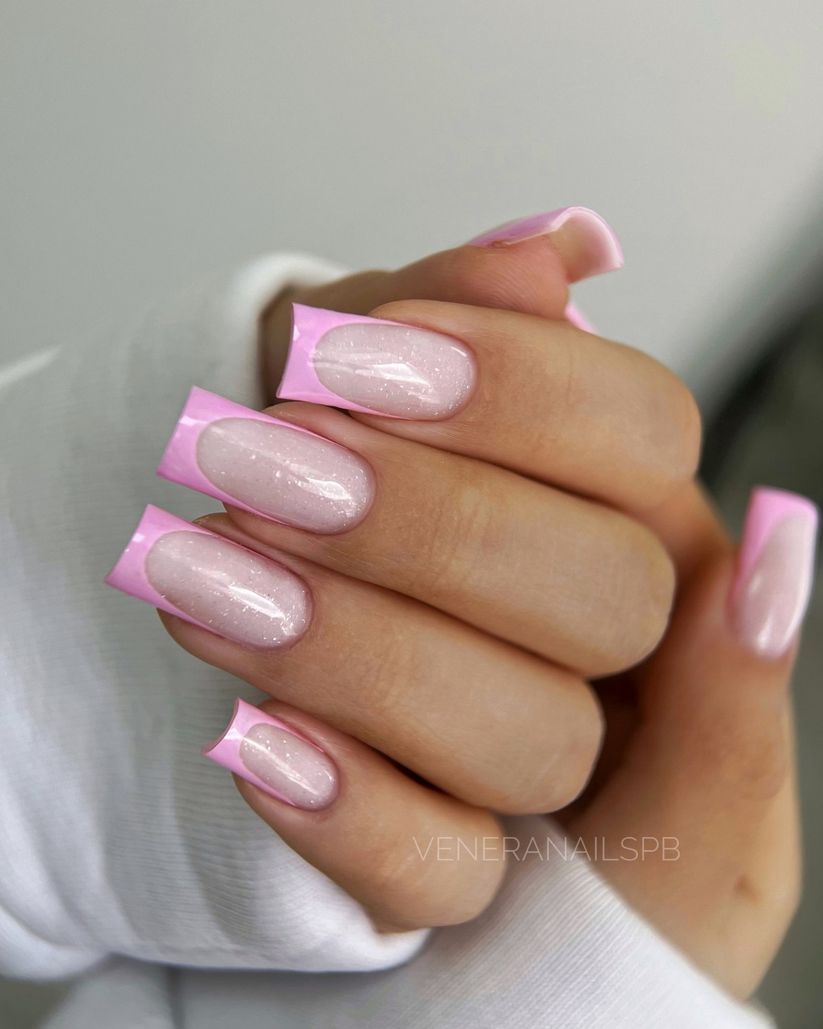 Тренды маникюра в июне 2026: модные дизайны лета