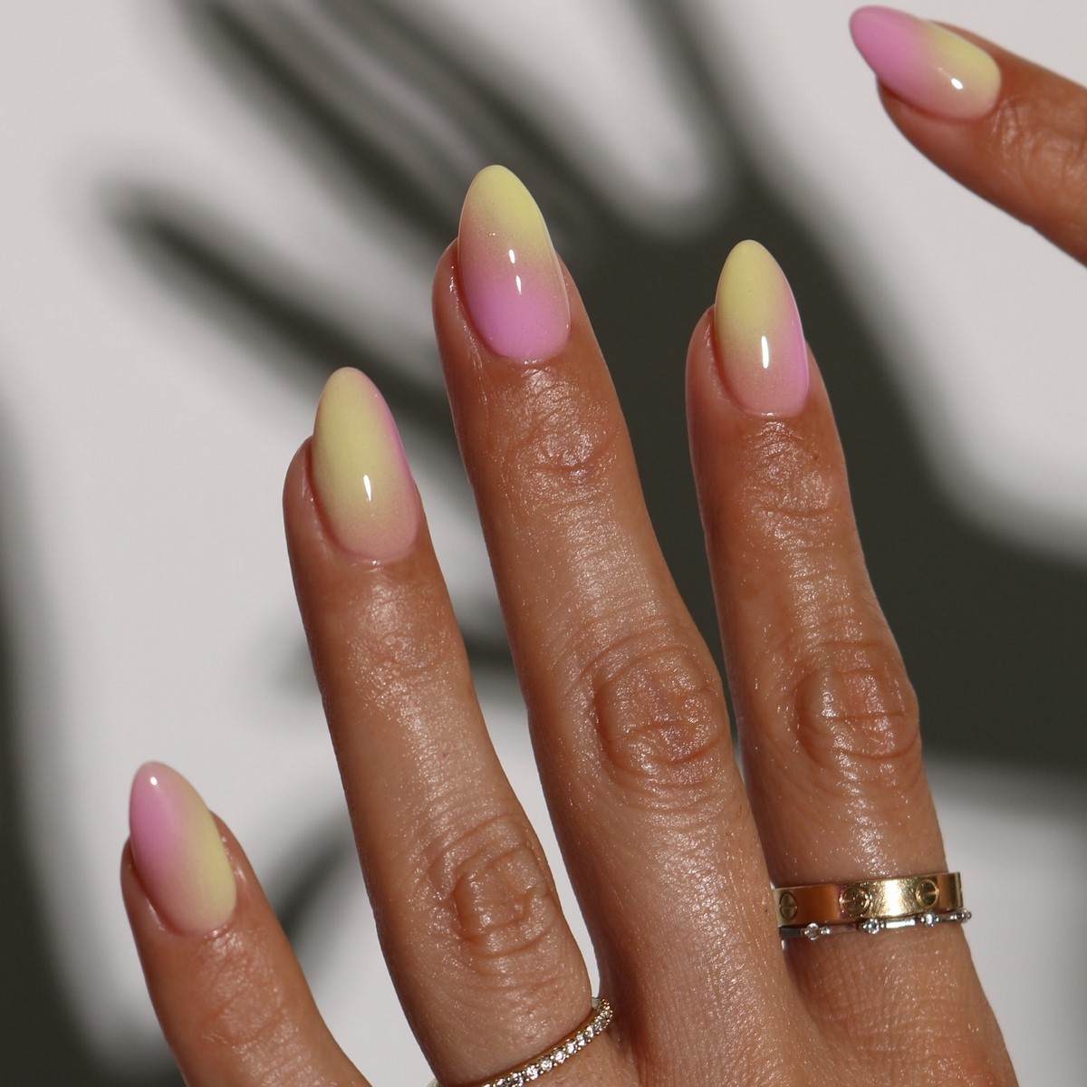 Тренды маникюра в июне 2026: модные дизайны лета