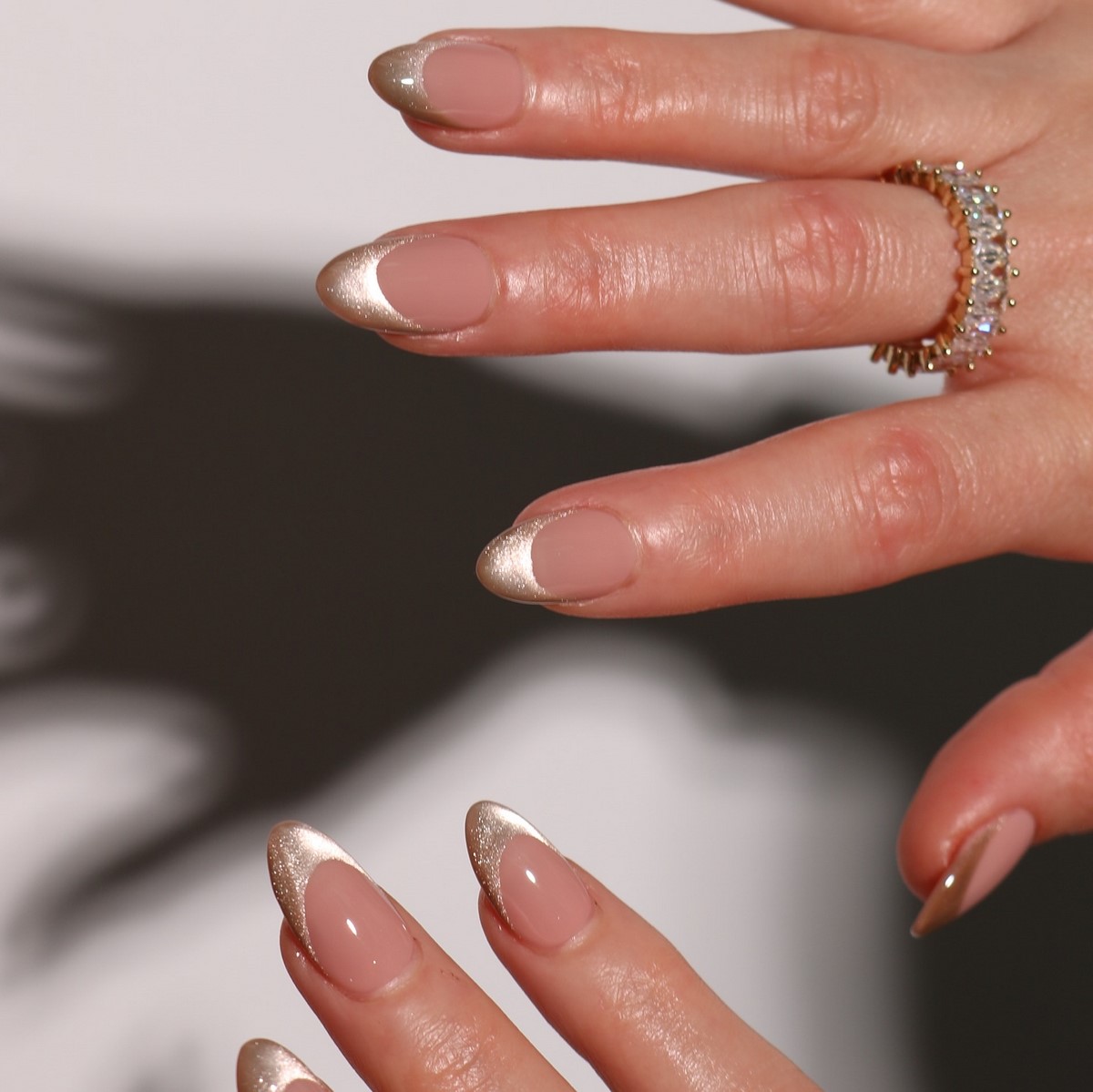 Тренды маникюра в июне 2026: модные дизайны лета