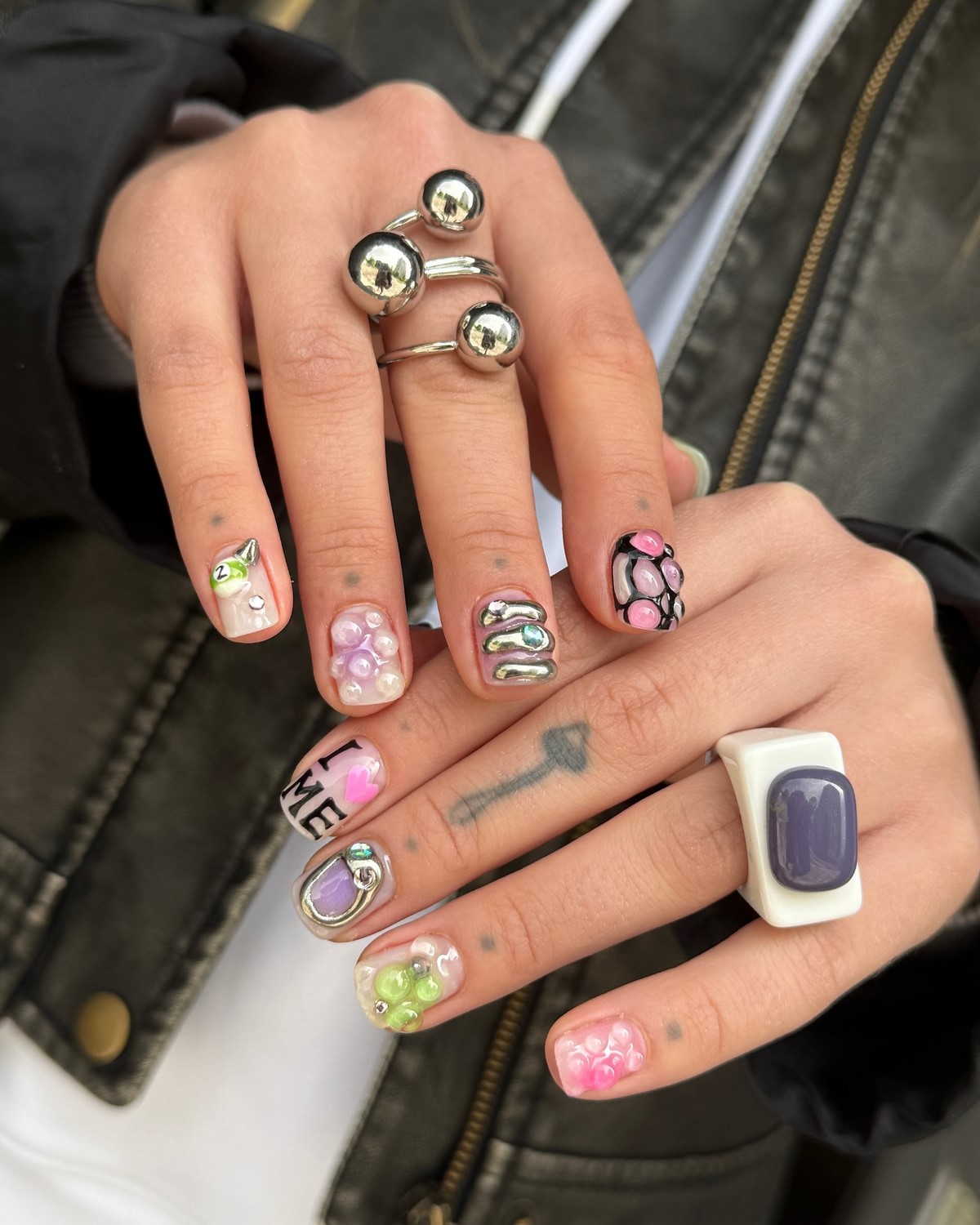 Тренды маникюра в июне 2026: модные дизайны лета