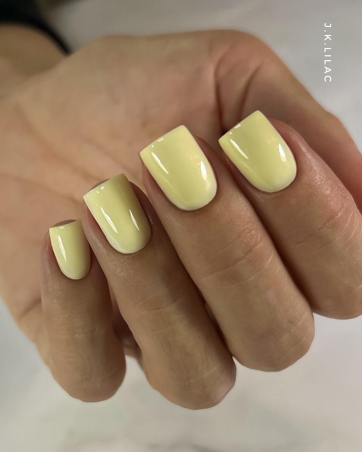 Тренды маникюра в июне 2026: модные дизайны лета