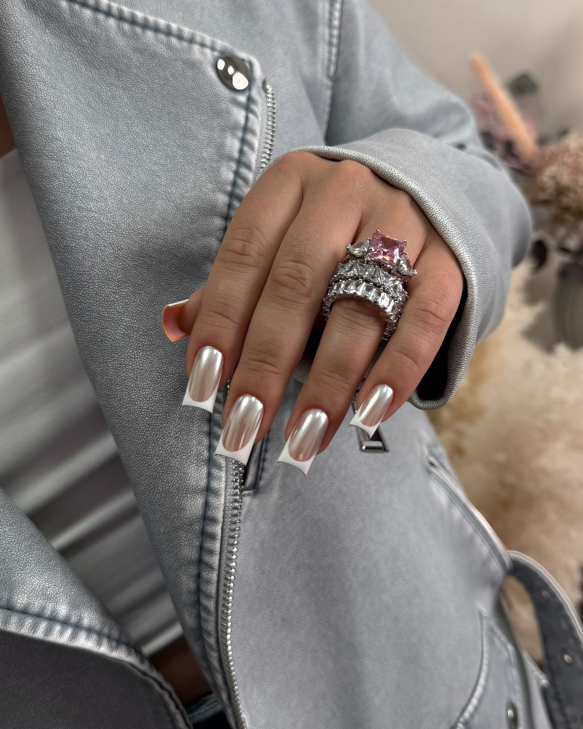 Тренды маникюра в июне 2026: модные дизайны лета