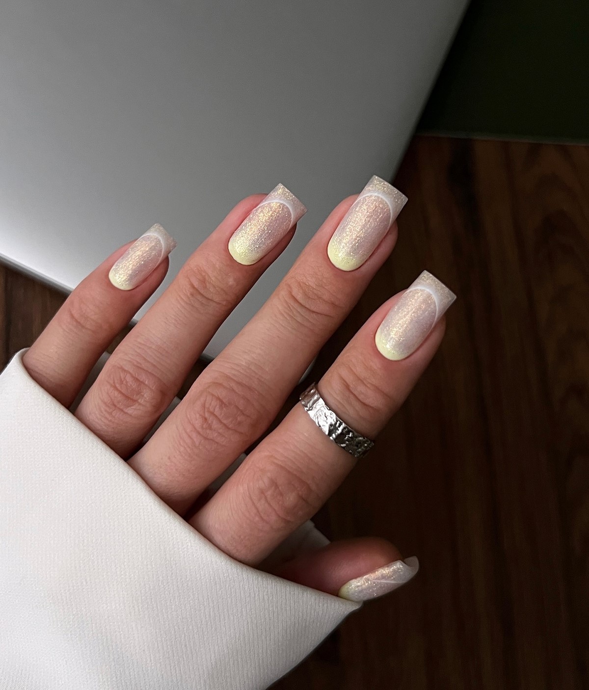 Тренды маникюра в июне 2026: модные дизайны лета