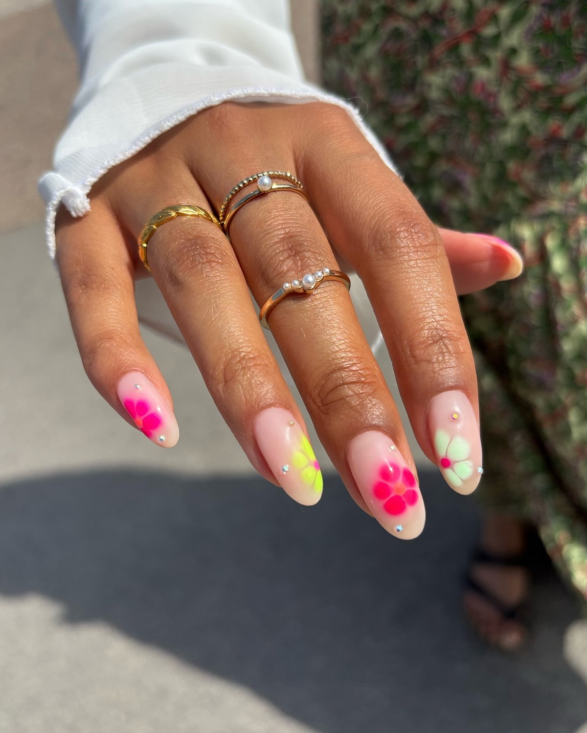 Тренды маникюра в июне 2026: модные дизайны лета