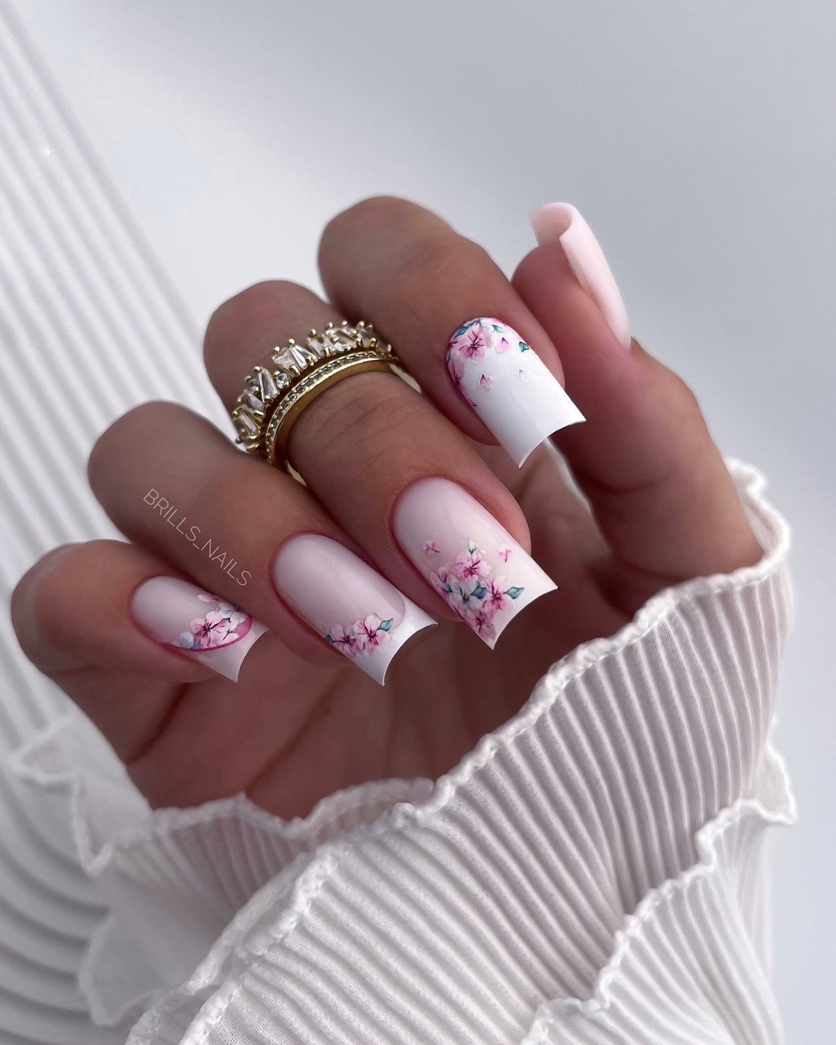 Тренды маникюра в июне 2026: модные дизайны лета