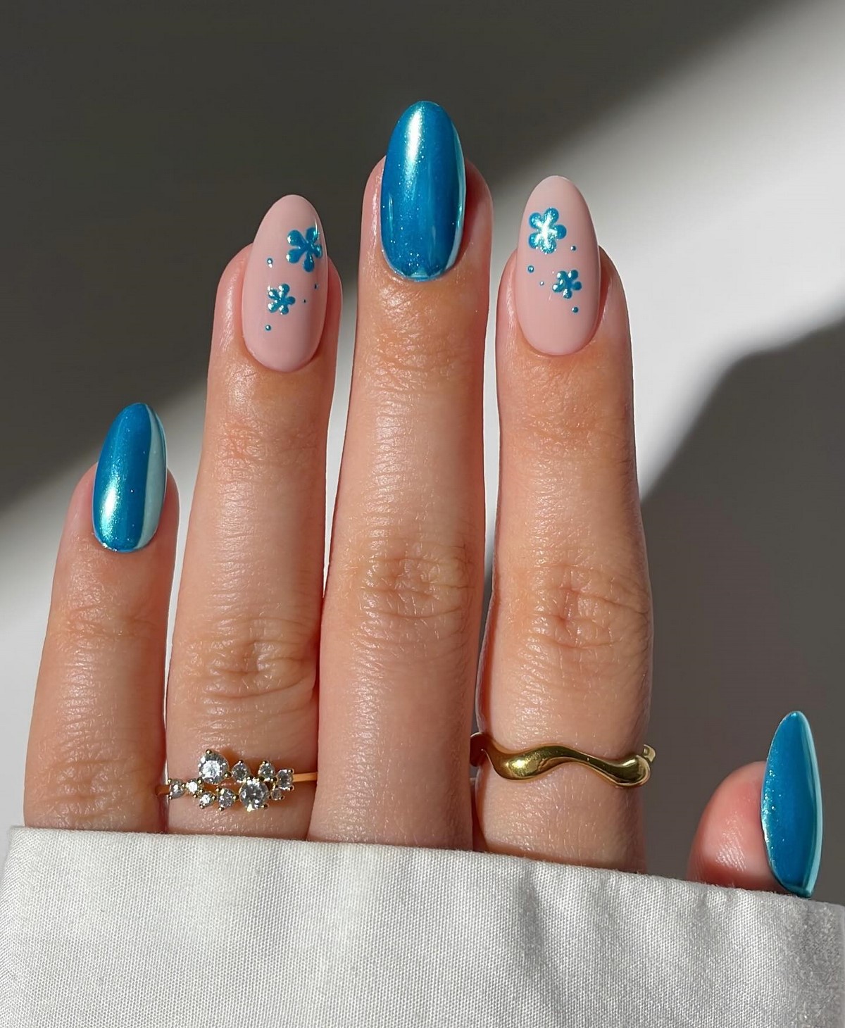 Тренды маникюра в июне 2026: модные дизайны лета