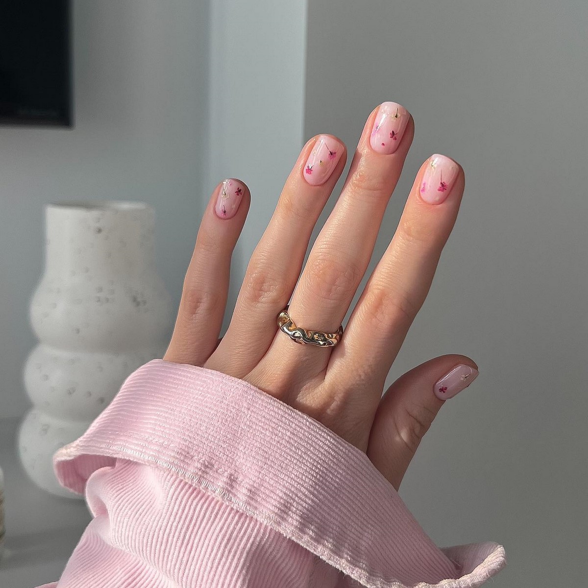 Новые тренды маникюра на лето 2026 – главные новинки сезона