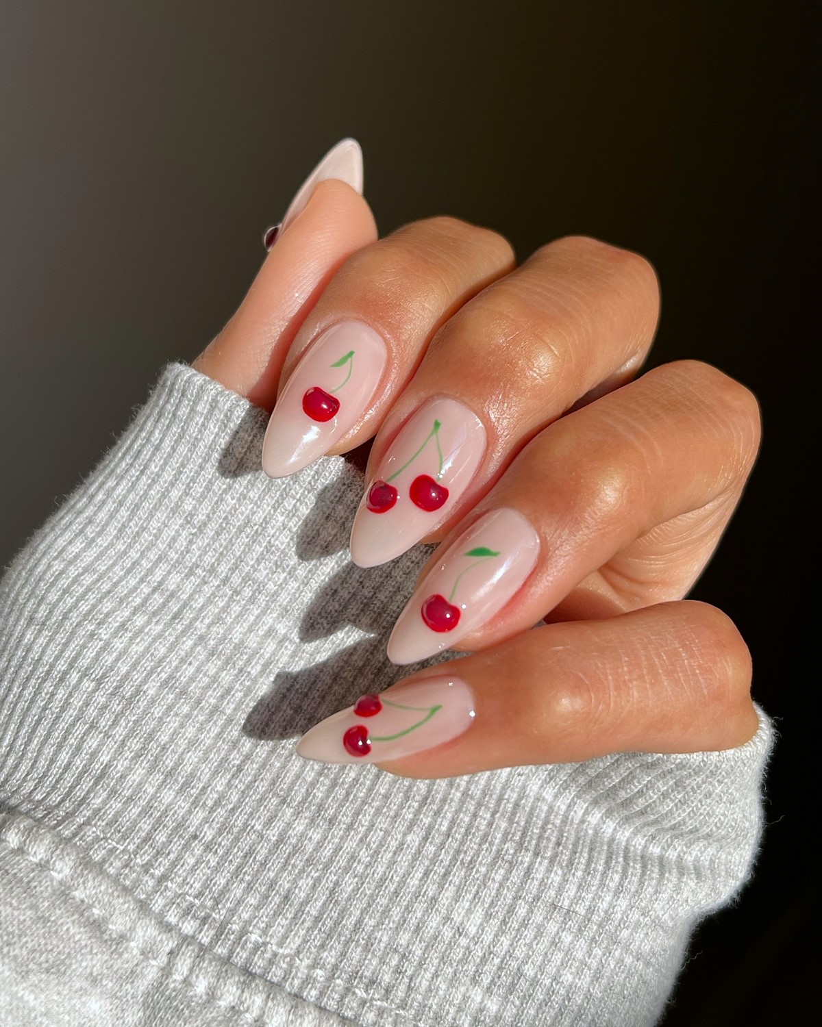 Новые тренды маникюра на лето 2026 – главные новинки сезона