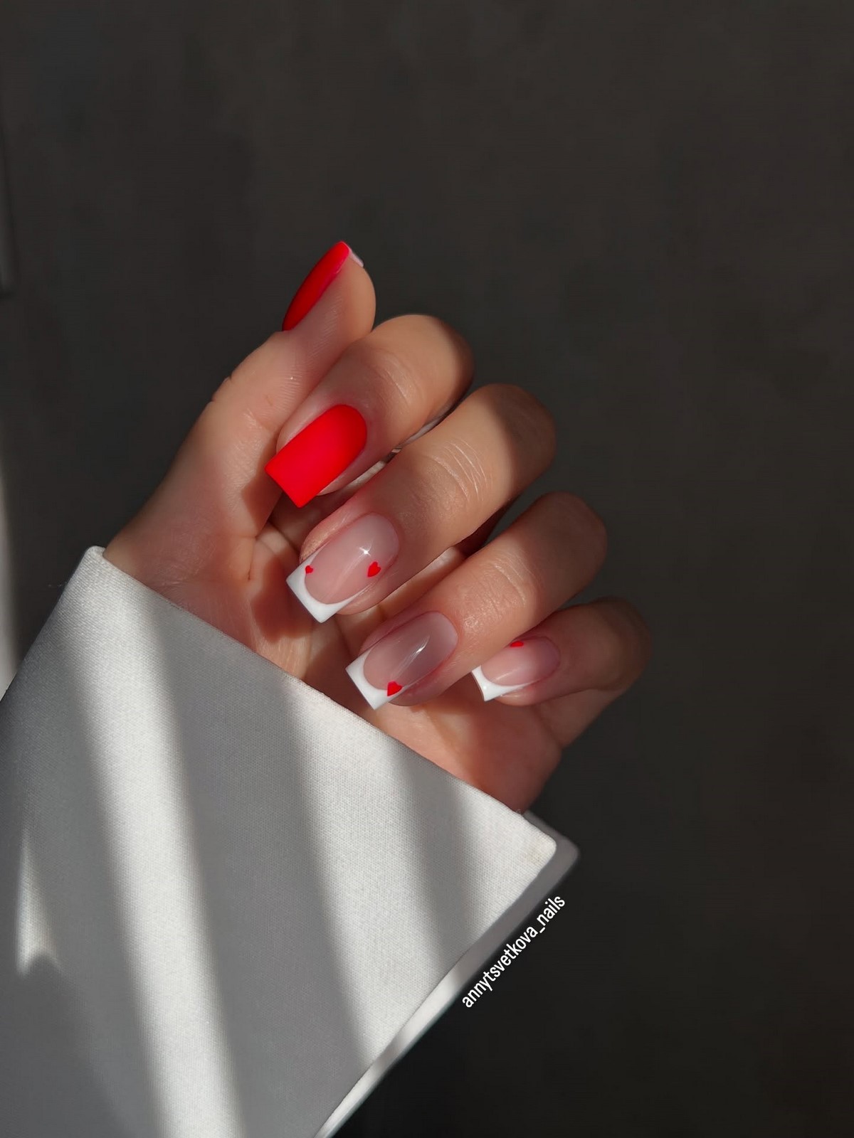 Модный маникюр в июле 2026: лучшие идеи для стильного лета