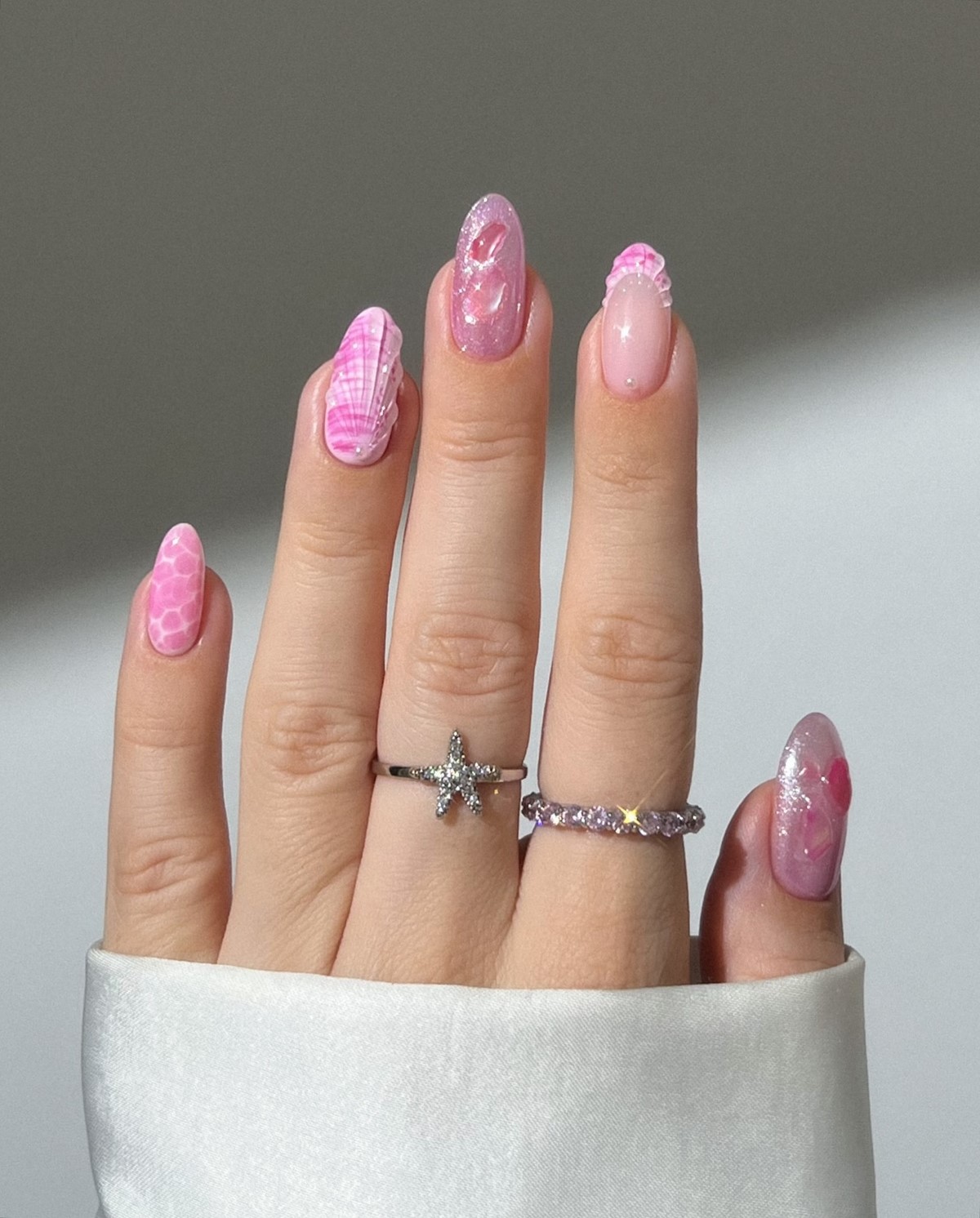 Модный маникюр в июле 2026: лучшие идеи для стильного лета