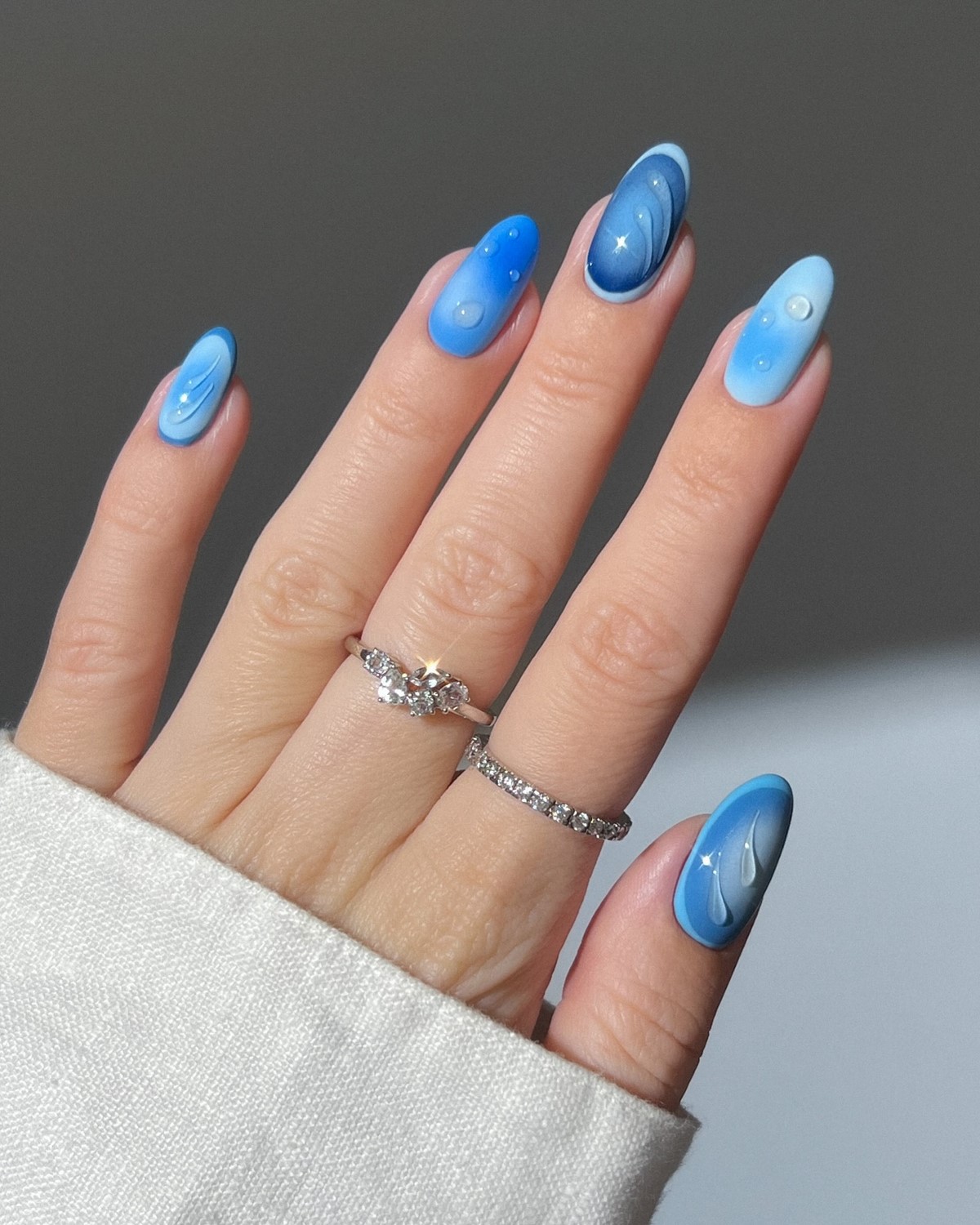 Модный маникюр в июле 2026: лучшие идеи для стильного лета