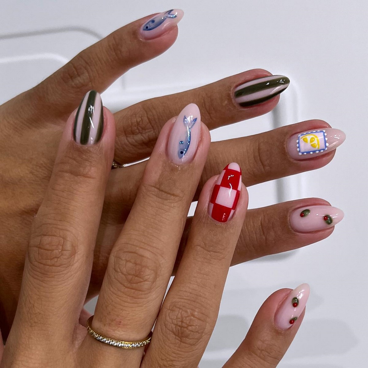 Модный маникюр в июле 2026: лучшие идеи для стильного лета