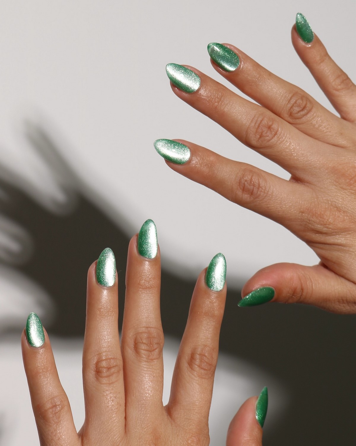 Трендовый денежный маникюр на август 2026: идеи для успеха