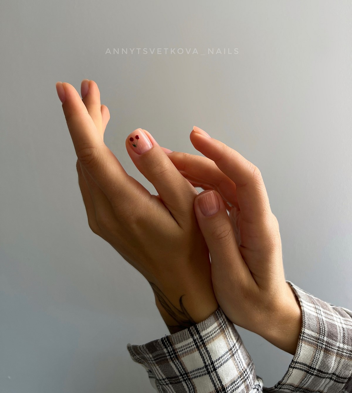 Модный маникюр в июле 2026: лучшие идеи для стильного лета